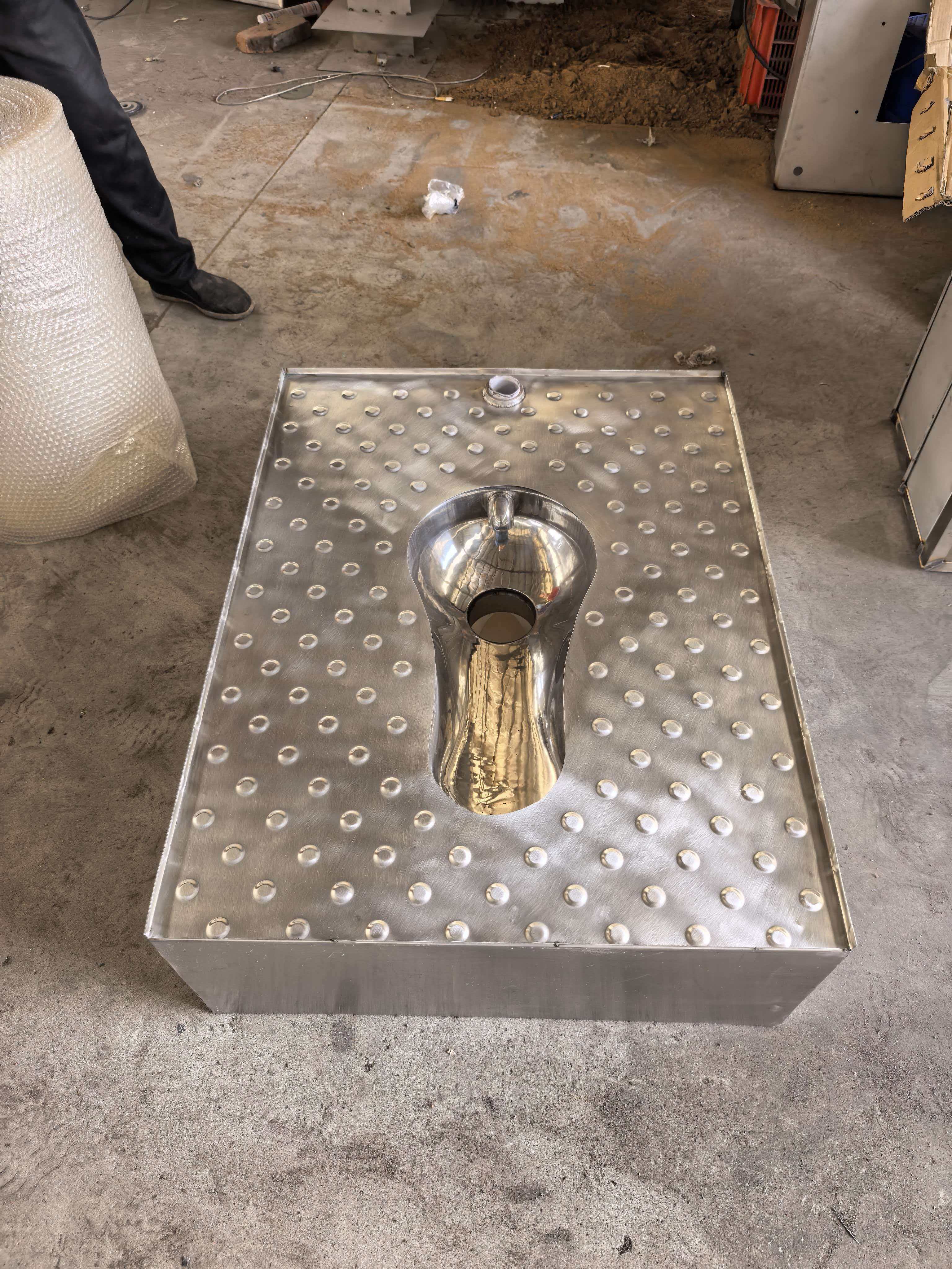南皮不锈钢一体蹲便器